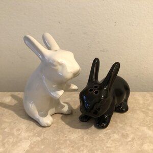 NEW Black & White Bunny Rabbit Salt & Pepper Seasoning Shaker - Hostess Gift